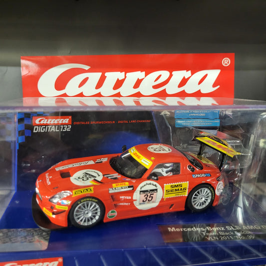 Carrera 1:32 "Mercedes-Benz SLS AMG / Team Black Falcon"