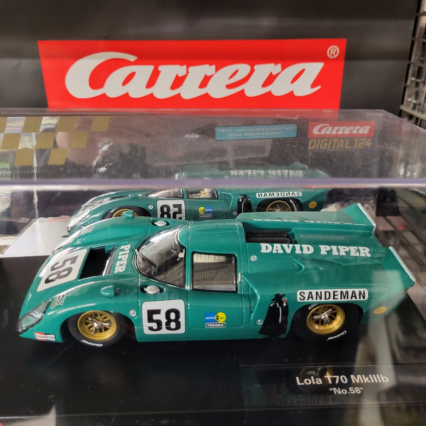 Carrera 1:24 - "Lola T70 MKIII - David Piper No.58"