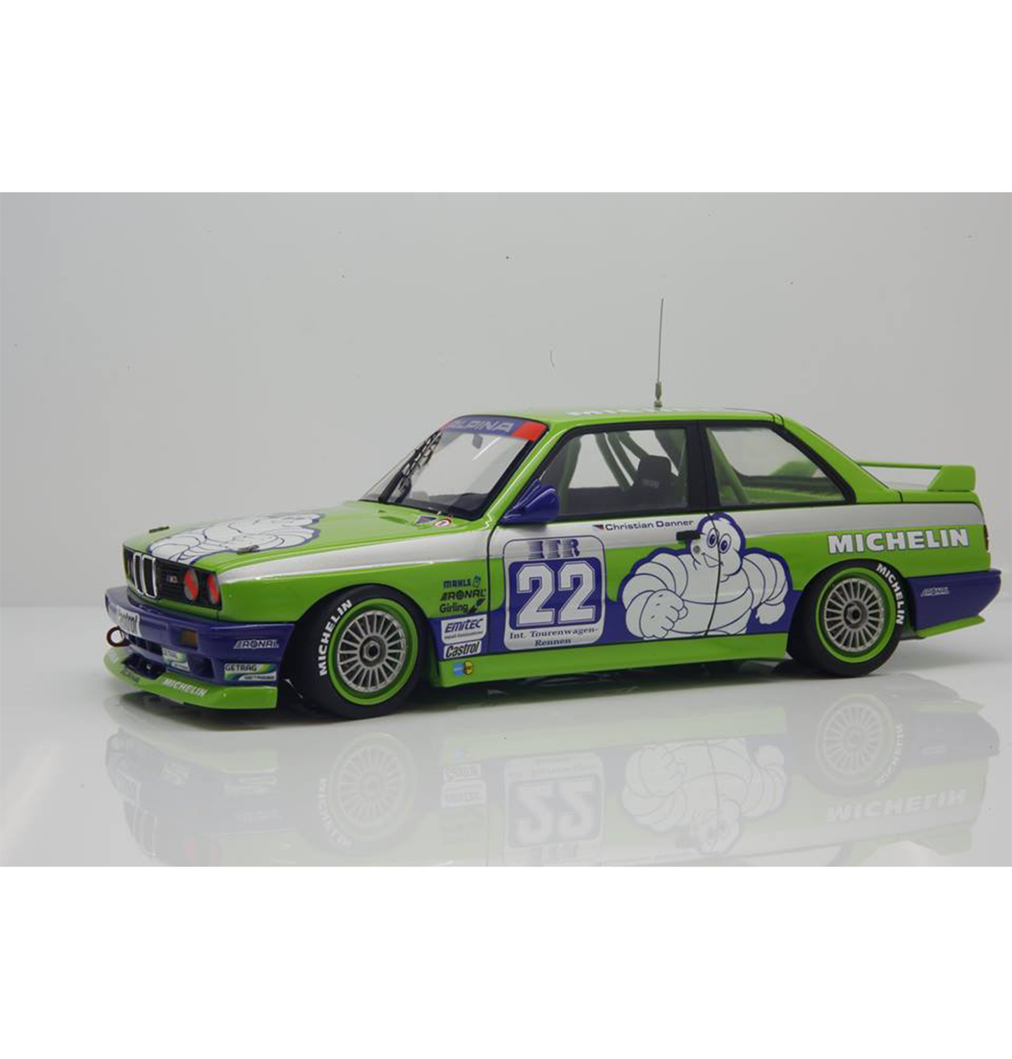 Zeropaints ZP-1490 "BMW M3 E30 - DTM 1988 Team Alpina-Pure Green and Blue"