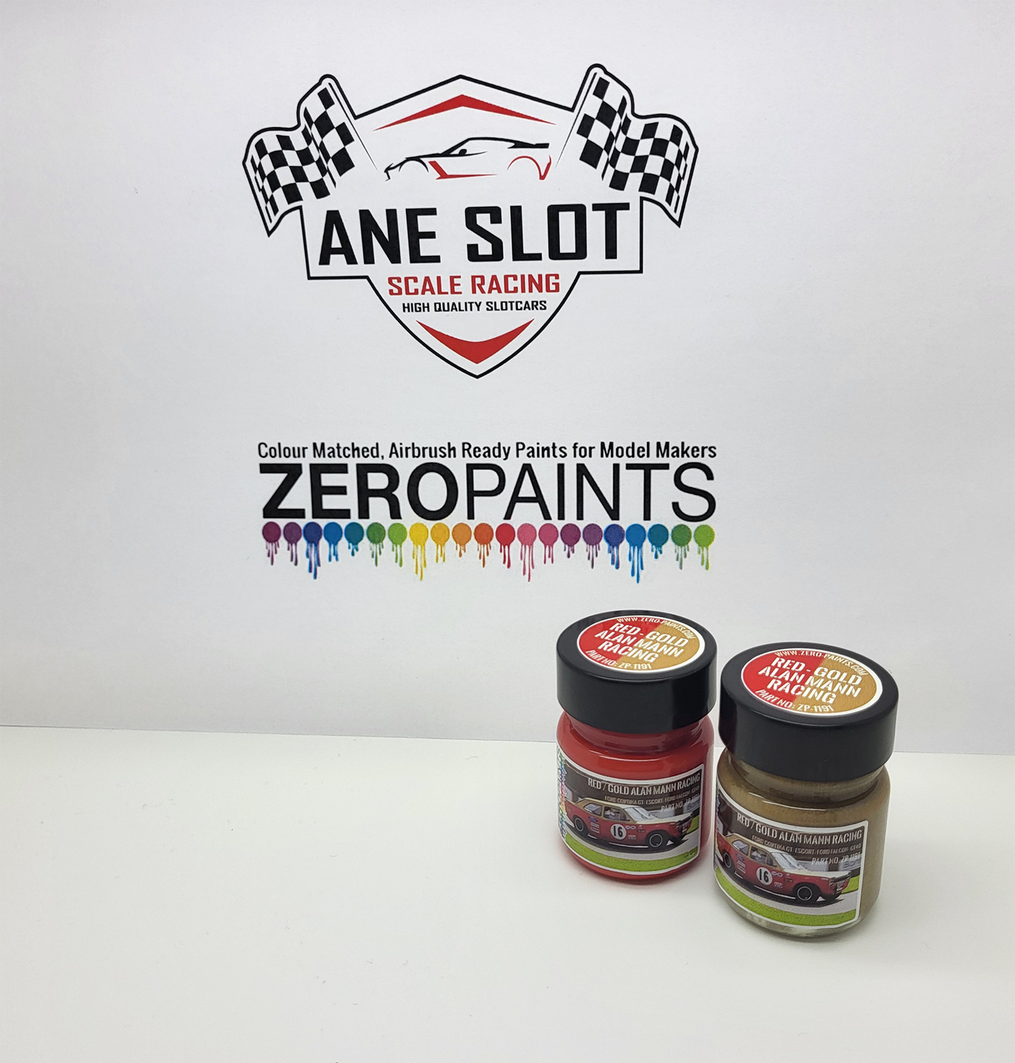 Zeropaints ZP-1191 "Alan Mann Racing Red/Gold "
